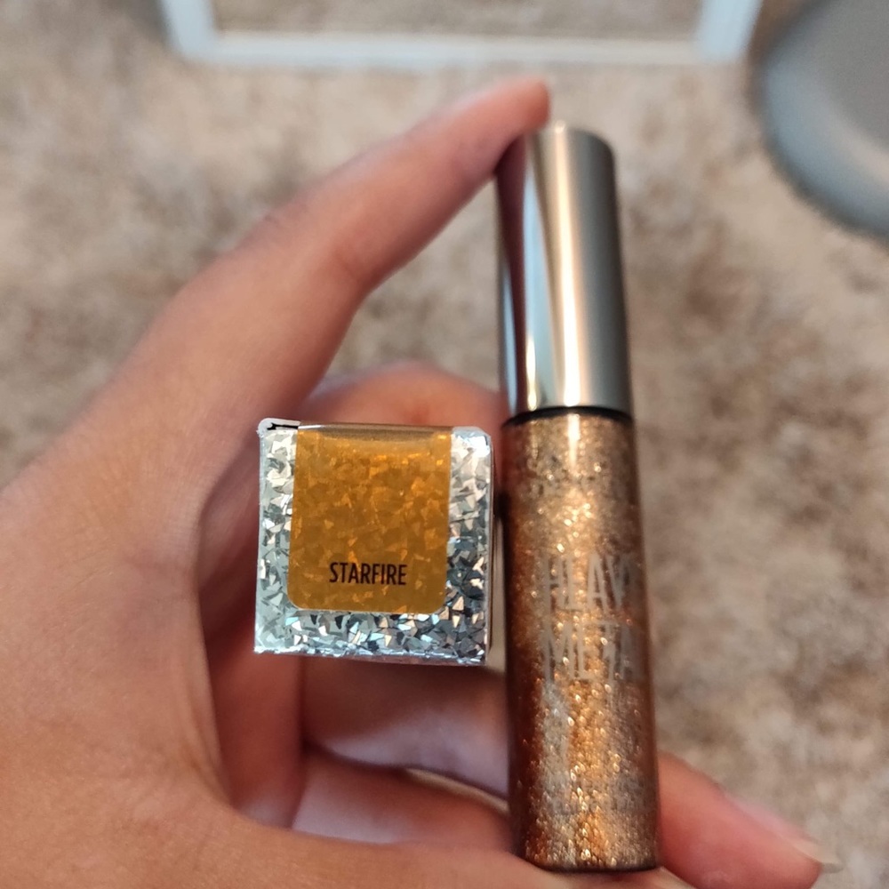 URBAN DECAY LIQUID GLITTER EYELINER